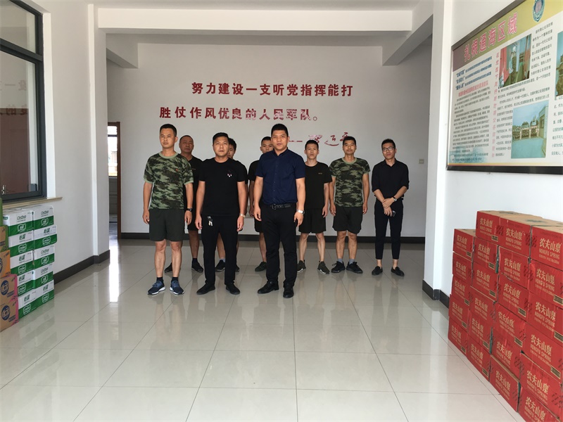八一慰问消防官兵，尽显军民鱼水情